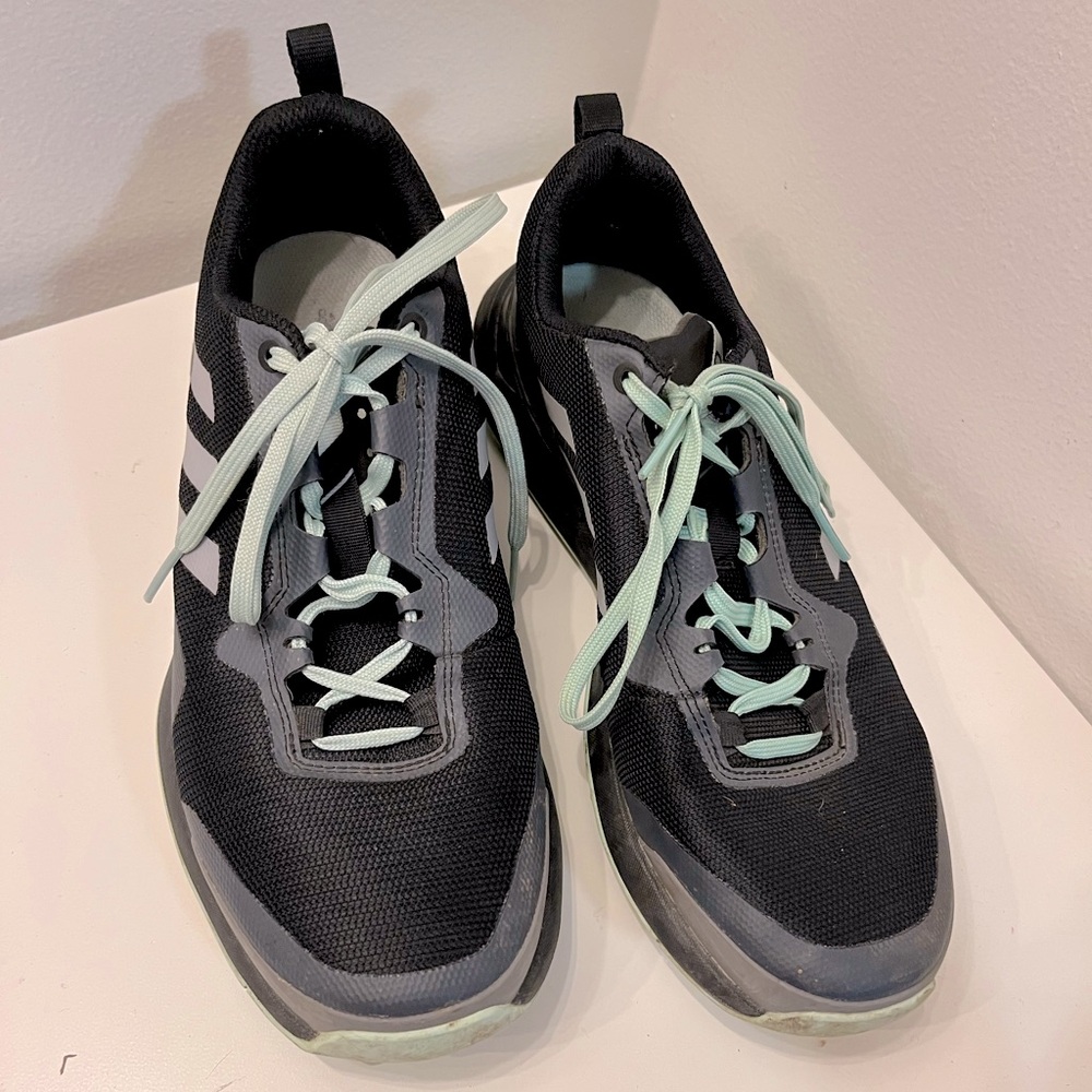 Women’s trail runners -8.5